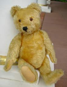 Adorbale vintage German Steiff Teddy bear made c1950.