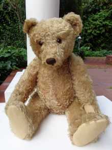 Large vintage Steiff teddy bear, Original Teddy made by Steiff, dated about 1950.